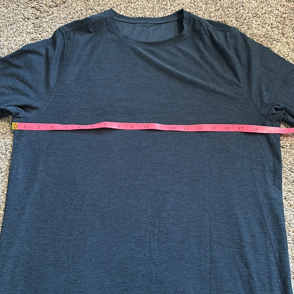 Vuori Long Sleeve Shirt size small - Picture 4 of 5